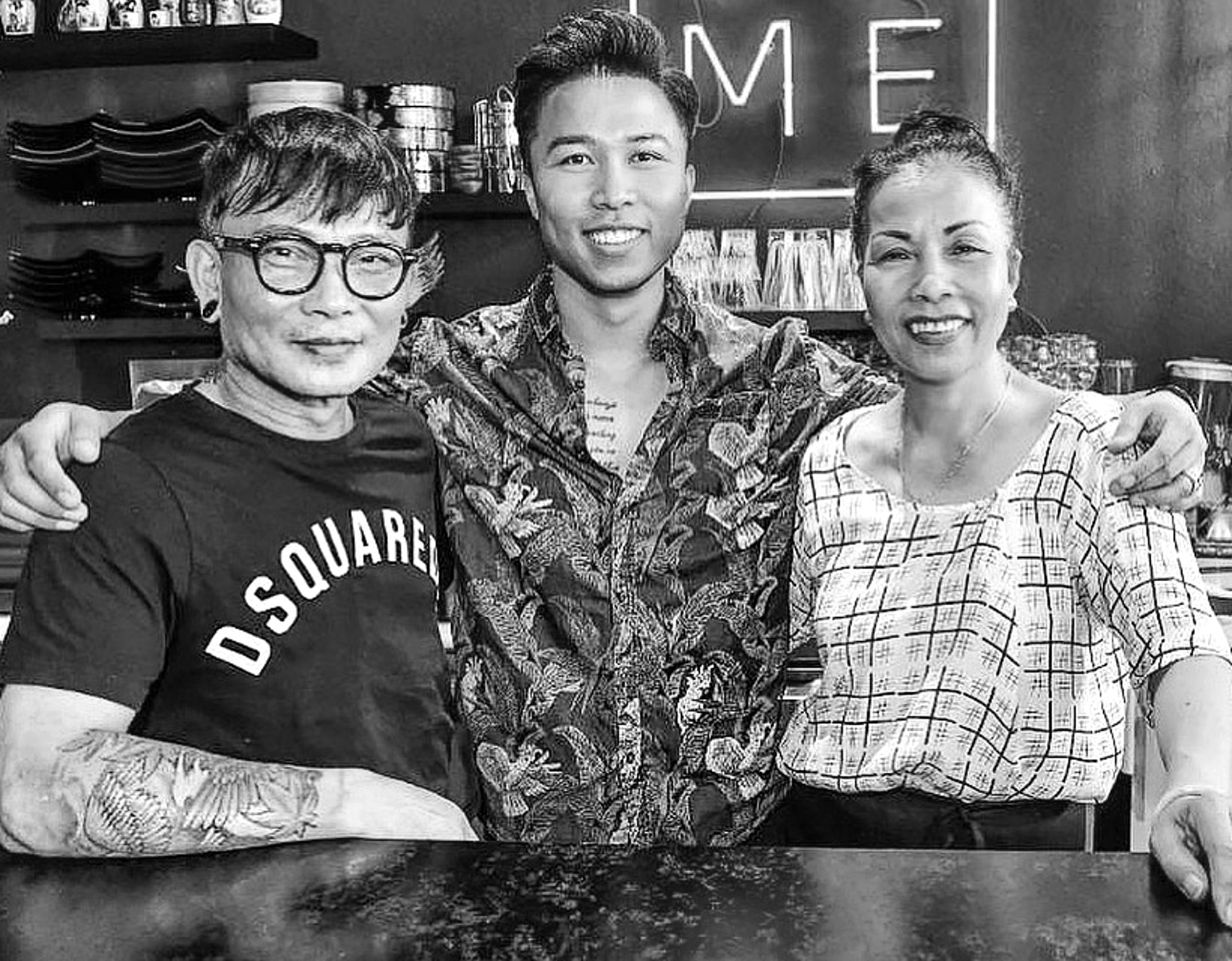 Die Familie hinter BOME — Bố Mẹ und Charles Nguyen, in Schwarz-Weiß